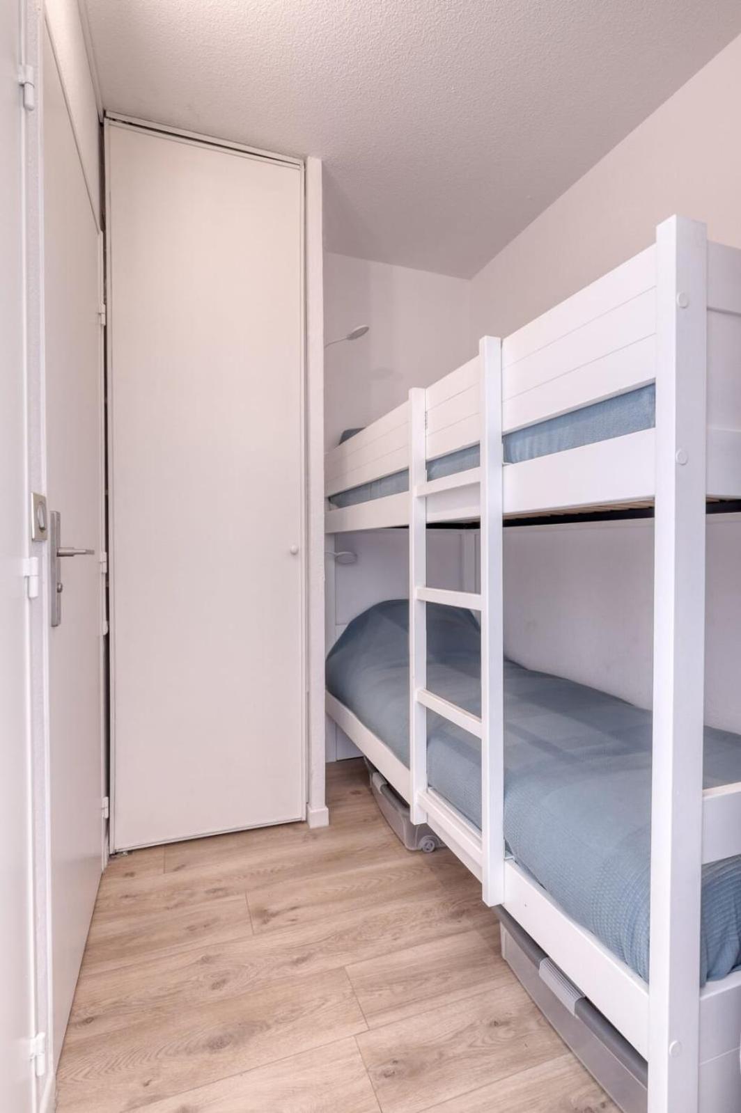 T2 200M From Lavandou Beach Classified 3 Льо Лаванду Екстериор снимка