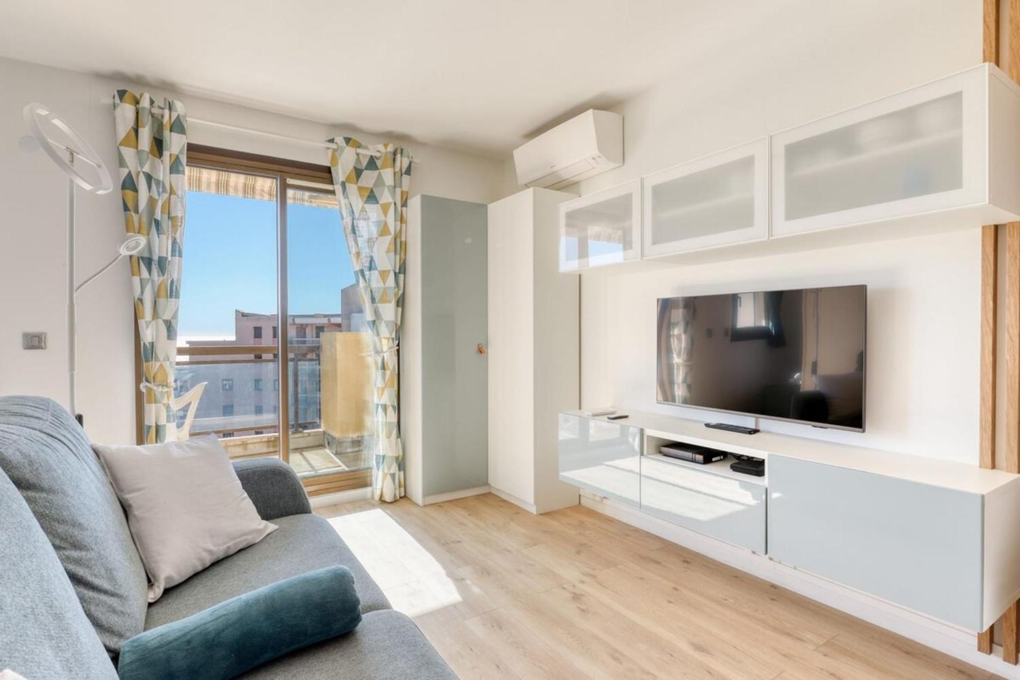 T2 200M From Lavandou Beach Classified 3 Льо Лаванду Екстериор снимка
