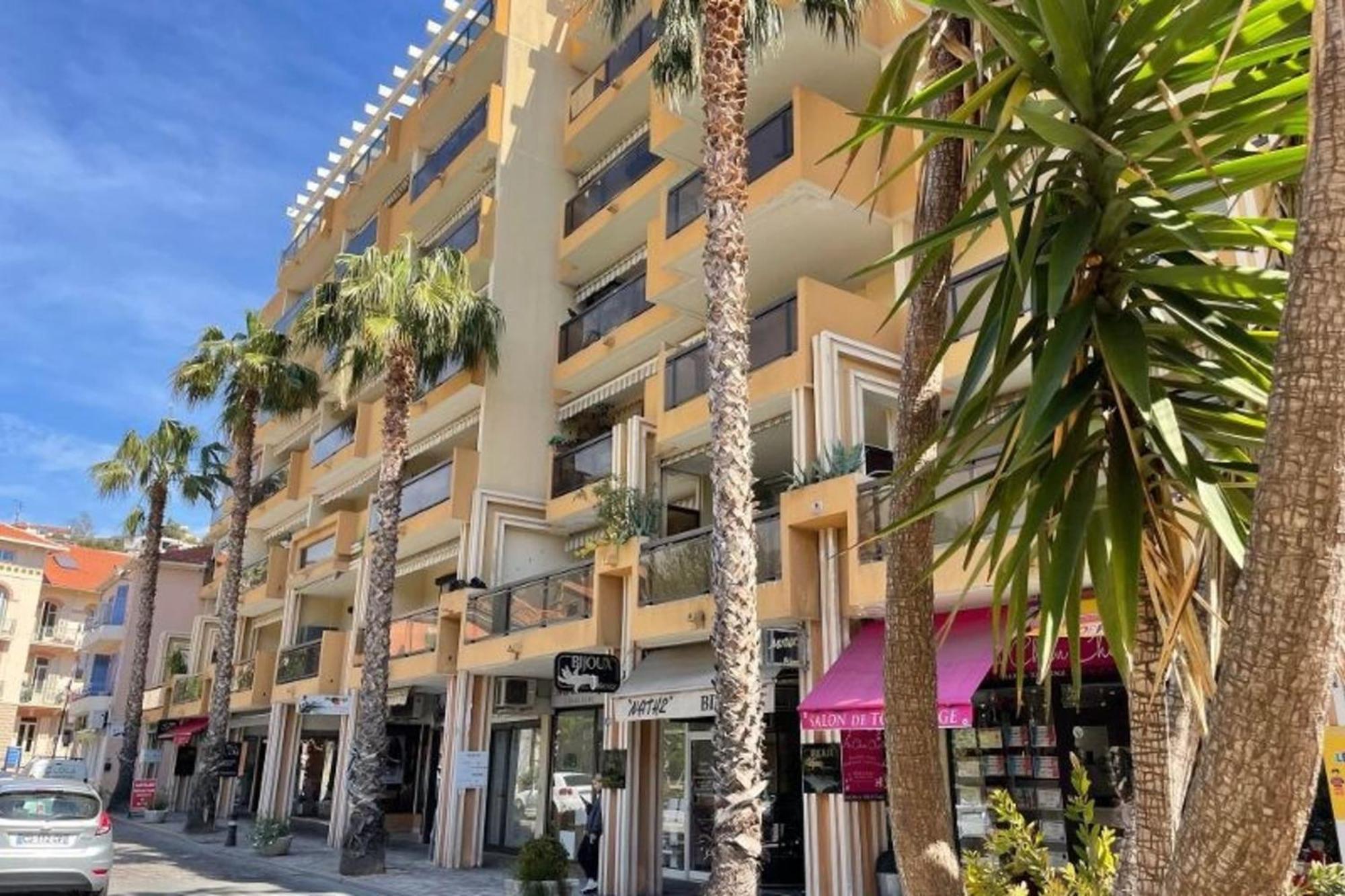 T2 200M From Lavandou Beach Classified 3 Льо Лаванду Екстериор снимка